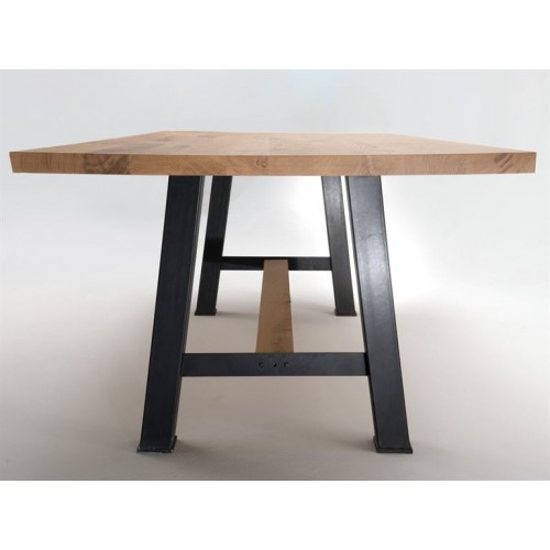 Mesa moderna de madera maciza de roble con patas de hierro tipo saltamontes