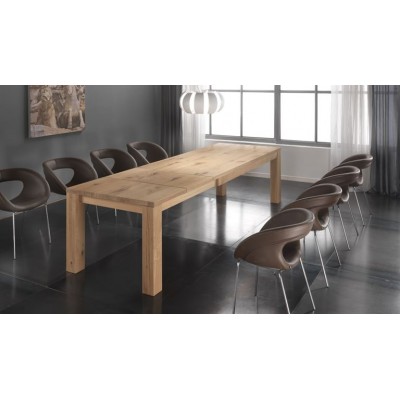 Extendable wooden table with handicraft solid oak