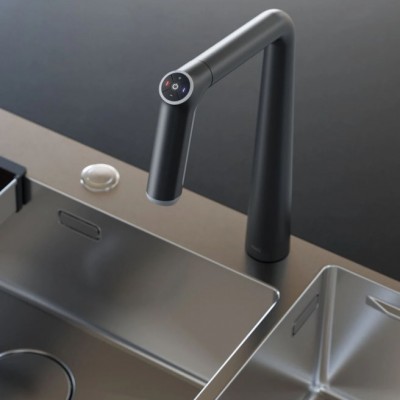 Kwc Kio 10.481.232.176fl Mezclador de cocina negro mate con tecnología LED + ducha de mano