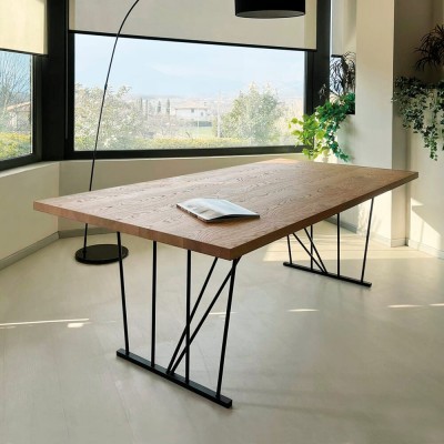 mesa minimalista en madera maciza artesanal + patas de metal