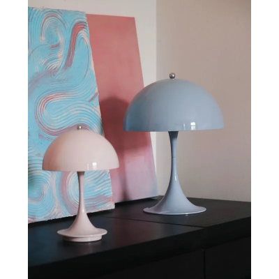 Lampe de table Louis Poulsen Panthella 250 bleu pâle