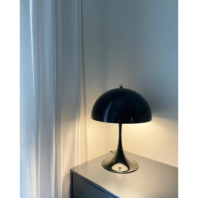 Louis Poulsen Panthella 250 schwarze Tischlampe