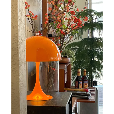 Lampe de table Louis Poulsen Panthella 250 orange