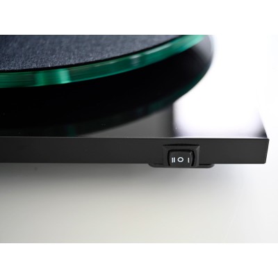 Pro-Ject T2 W glänzend schwarzer Wi-Fi-Plattenspieler