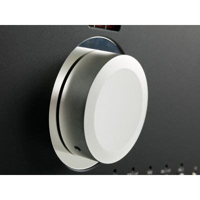 <p>L'M8s è un preamplificatore senza limiti. Dalle sue prestazioni alla sua connettività, passando per la qualità di adattamento