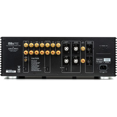 <p>L'M8s è un preamplificatore senza limiti. Dalle sue prestazioni alla sua connettività, passando per la qualità di adattamento