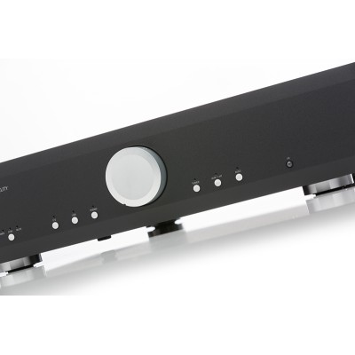 <p>L’M5si si può tranquillamente definire un amplificatore high end. Con i suoi 150W per canale e un’erogazione di corrente senz