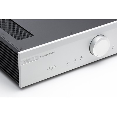 <p>L’M5si si può tranquillamente definire un amplificatore high end. Con i suoi 150W per canale e un’erogazione di corrente senz
