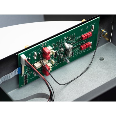 <p>L'M3x ViNYL è uno stadio phono, progettato per essere senza limiti pratici. La connettività è semplice. Hai un ingresso e un'
