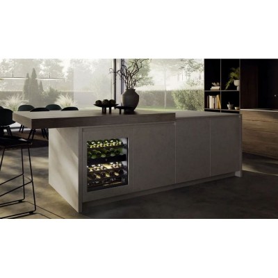 Liebherr uwpri 3662 wbudowana piwniczka na wino z panelami