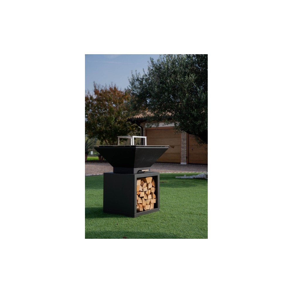 Firewood Within Reach — Oveneat BBQ Tower