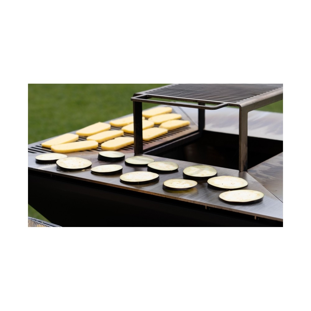 Flat Plates & Grilling in One — Oveneat BBQ Tower