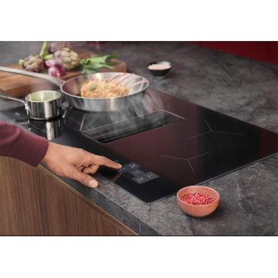 AEG PE9000B80 Serie 9000 SensePro Induktionskochfeld mit integrierter Dunstabzugshaube, 80 cm, schwarz