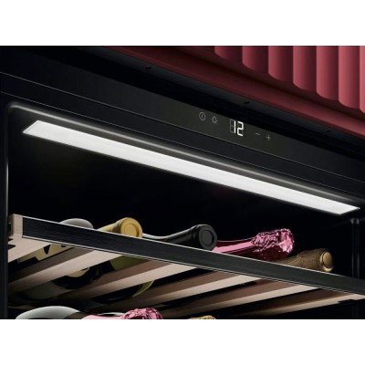 Estantería empotrable para vino Aeg NKW8P21KAB Serie 8000 Perfect Shelving, 45 cm de alto, color negro