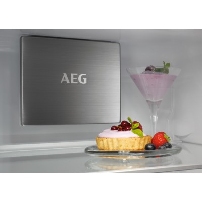 Frigorífico empotrable Aeg nsc7p751es Serie 7000, 70 cm de alto, 190 cm de ancho