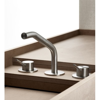Mina 11817 Corsivo 3-hole sink faucet with knobs