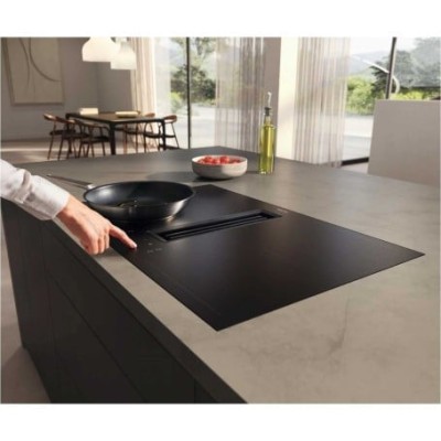 Plaque de cuisson à induction Miele KMDA 7876-1 FL avec hotte intégrée