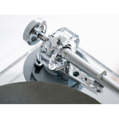 <p>Il Musical Fidelity M6xTT è un giradischi hi-end da 4999 euro con trasmissione a cinghia, controllo elettronico della velocit