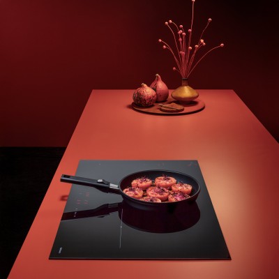 Płyta indukcyjna Falmec 78 cm z błyszczącą czarną ceramiką szklaną