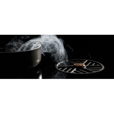Placa de inducción Bertazzoni p904ihk2m30nt con campana extractora integrada de 90 cm, color negro.
