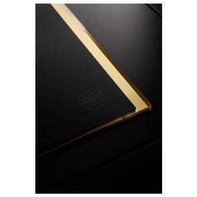 Placa de inducción Bertazzoni p905i1m37gt de 90 cm con marco dorado.