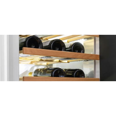 Bodega vertical empotrable Bertazzoni RWC45S5TPRS, altura 212 cm.